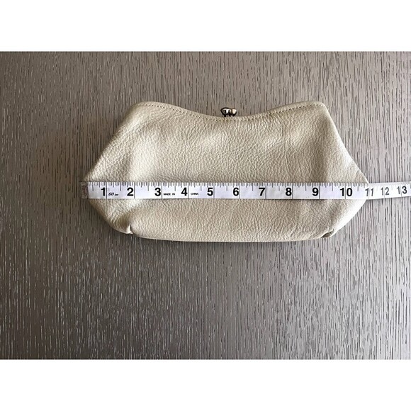 Cream Leather Women's Coin Wallet Used Zip Pockets Compact - Picture 3 of 7